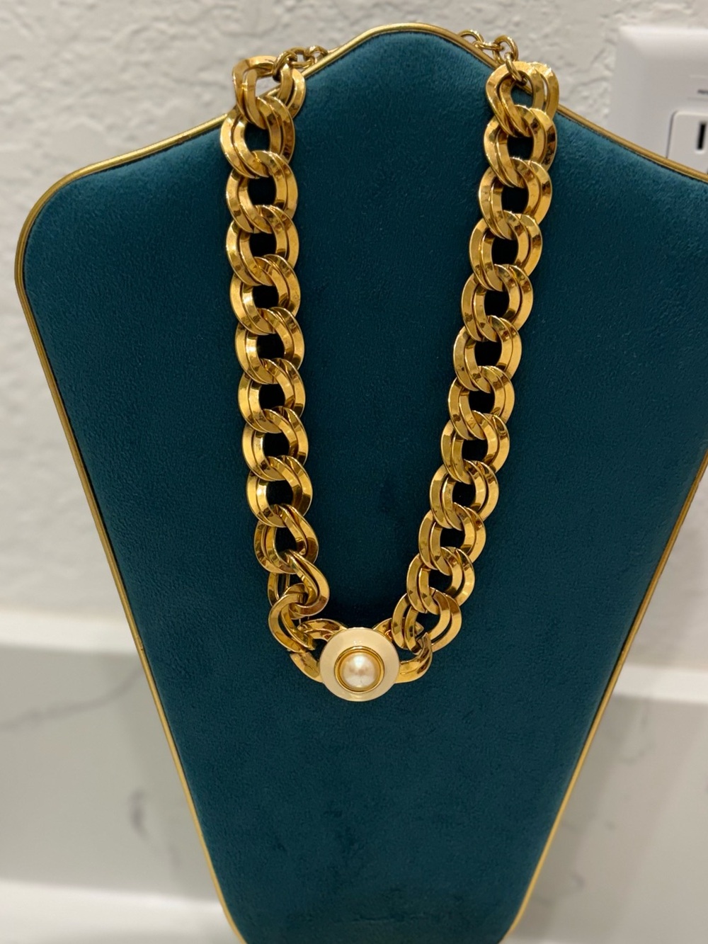Monet Vintage Gold-tone double link Chain Necklace w/ faux Pearl Pendant
